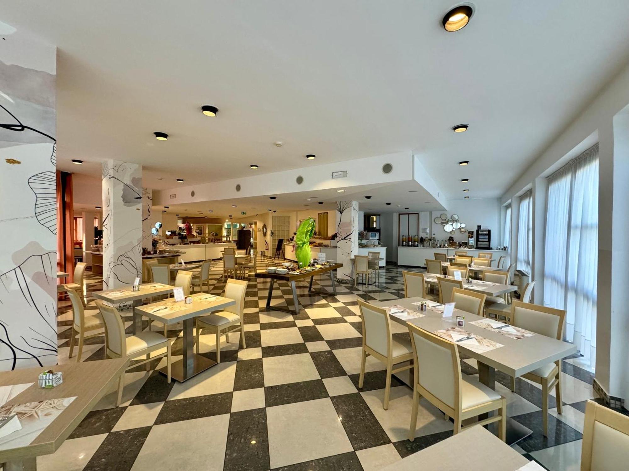 Augustus Hotel ริชชิโอเน ภายนอก รูปภาพ