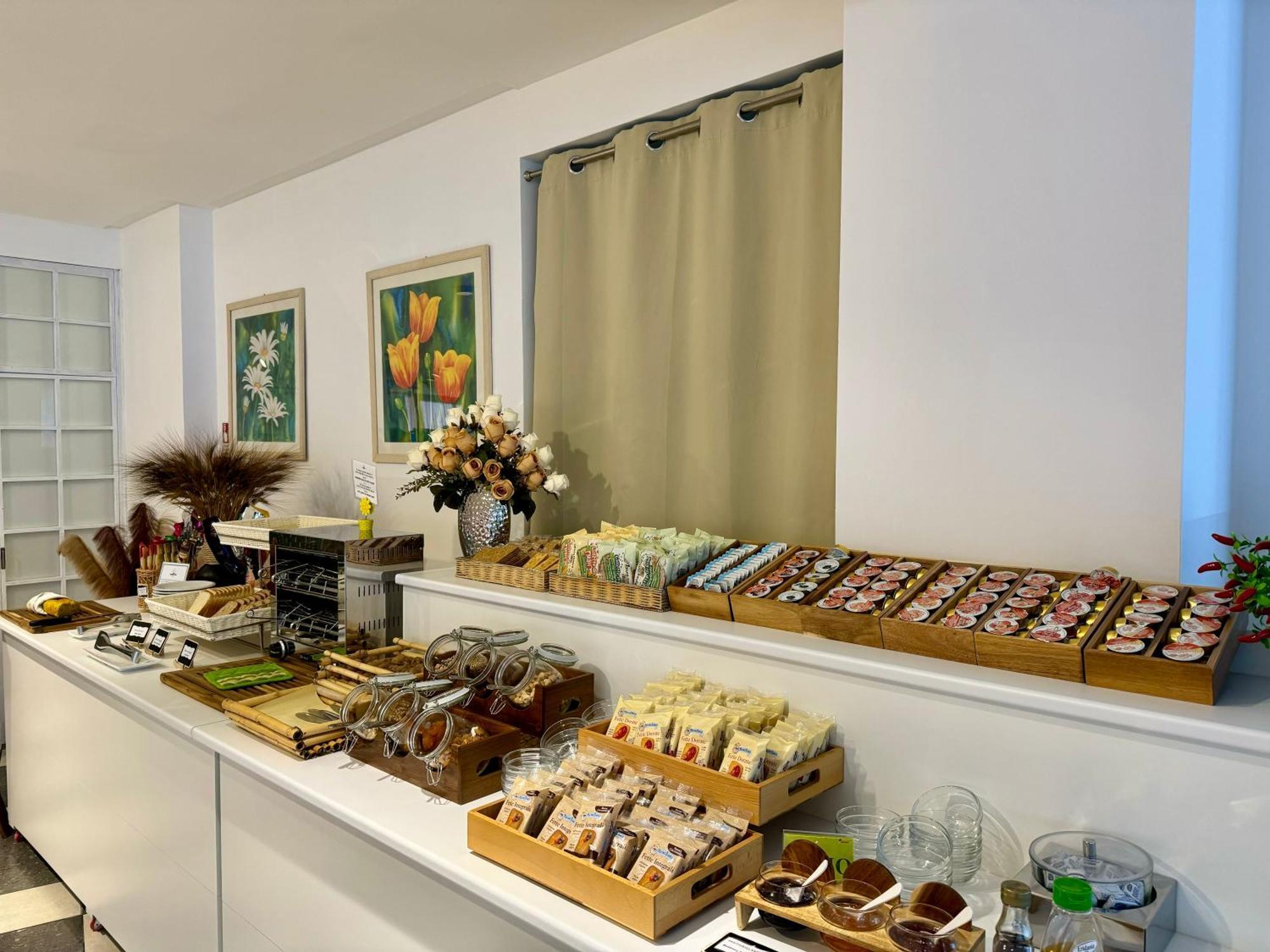 Augustus Hotel ริชชิโอเน ภายนอก รูปภาพ