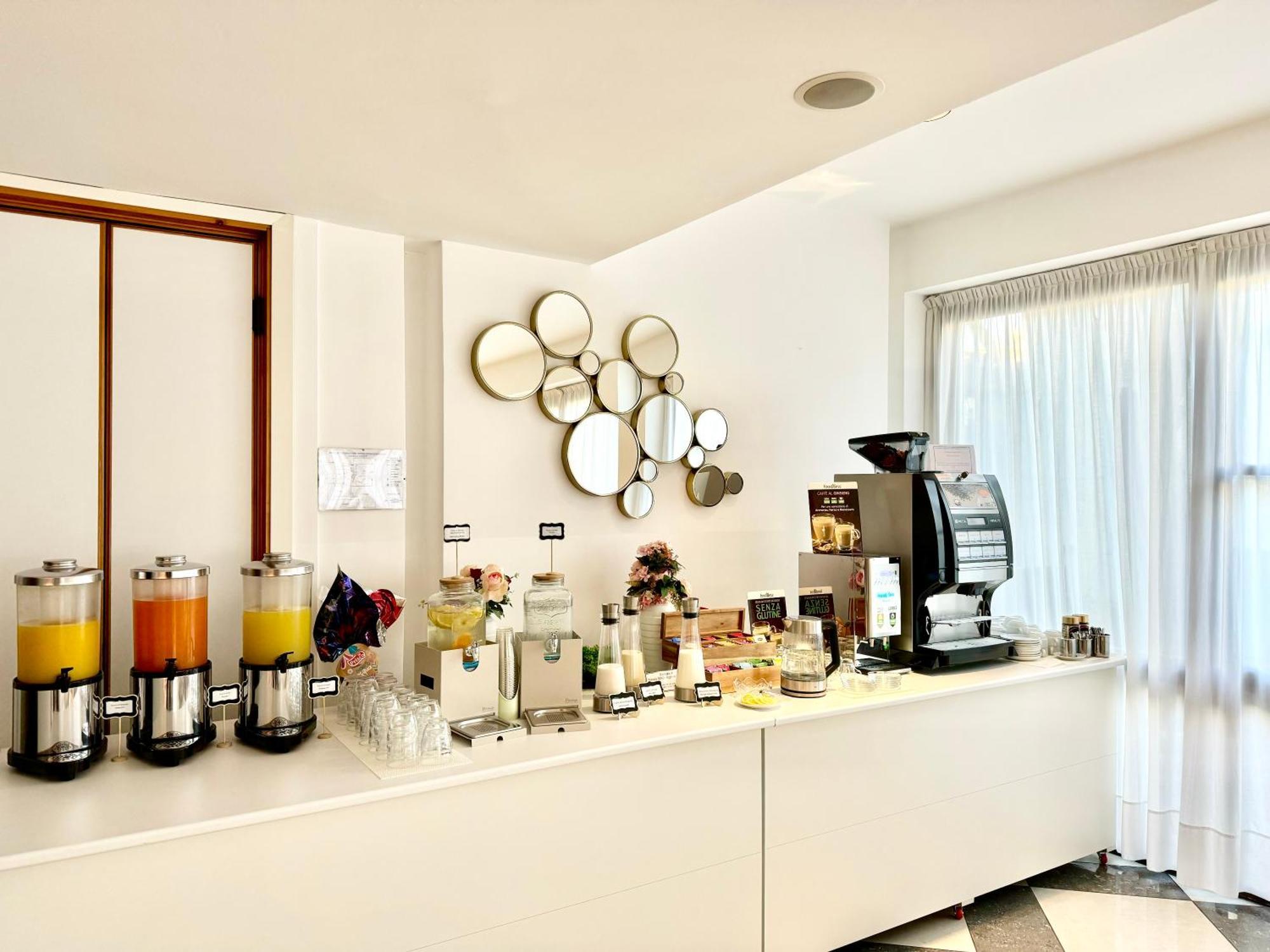 Augustus Hotel ริชชิโอเน ภายนอก รูปภาพ