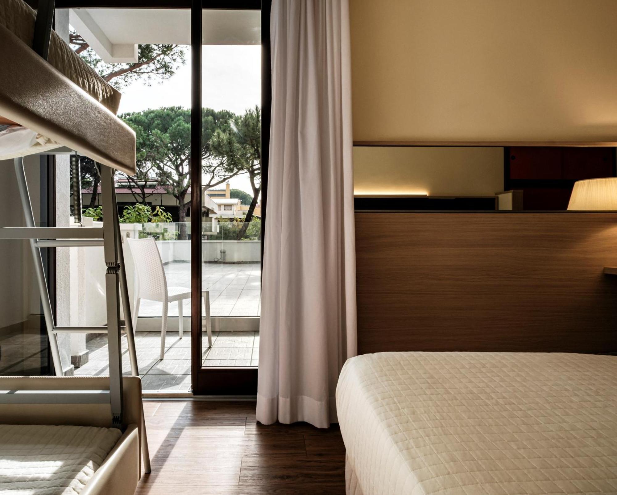 Augustus Hotel ริชชิโอเน ภายนอก รูปภาพ