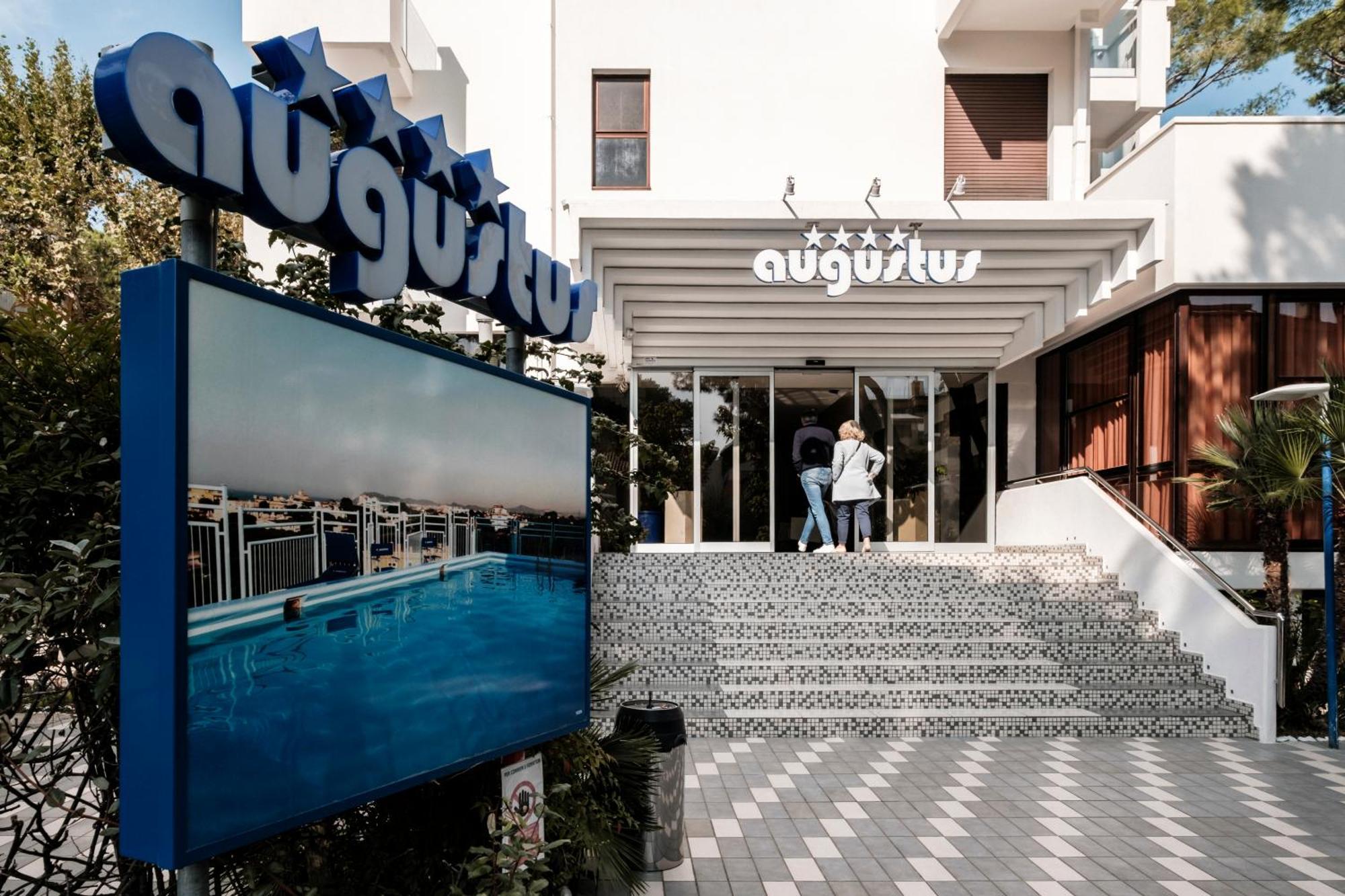 Augustus Hotel ริชชิโอเน ภายนอก รูปภาพ
